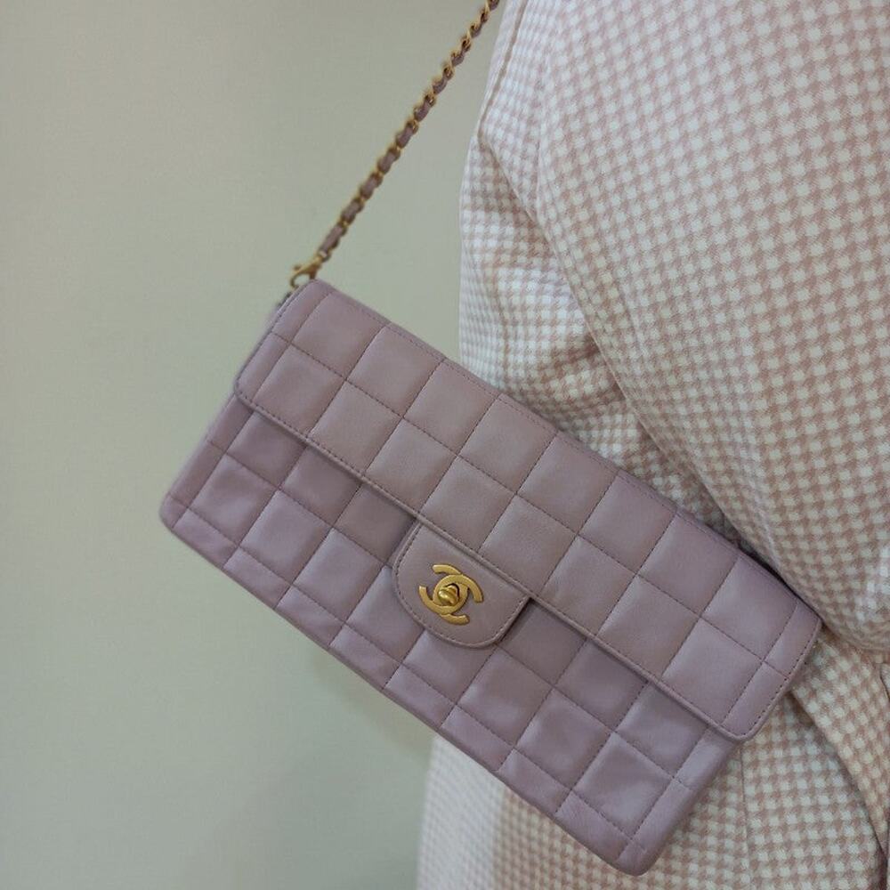 Chanel Vintage Purple Square Quilt East-West Flap Shoulder Bag Gold Hardware
